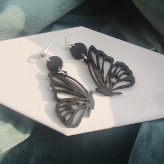 Koka auskari - Taureņi un sirdis Nr2